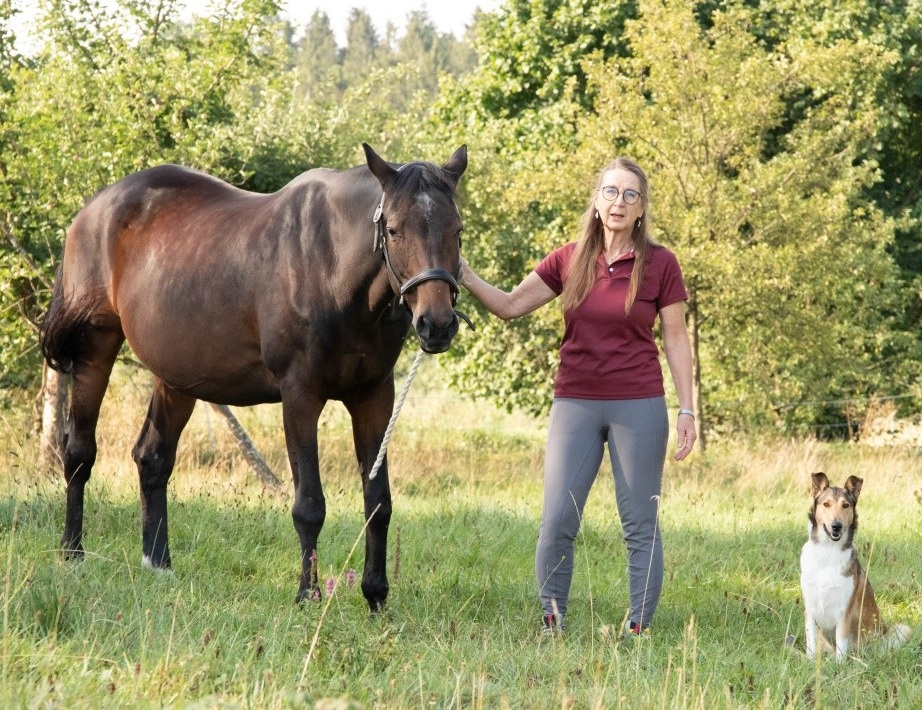 Hildegard Flecken mit Anna und Becky
